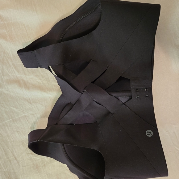 Lululemon bra - Picture 2 of 3